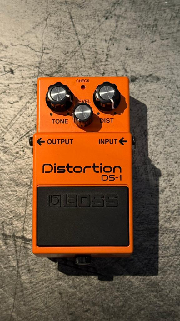 Boss DS-1 Distortion, Musique & Instruments, Effets, Enlèvement ou Envoi, Comme neuf