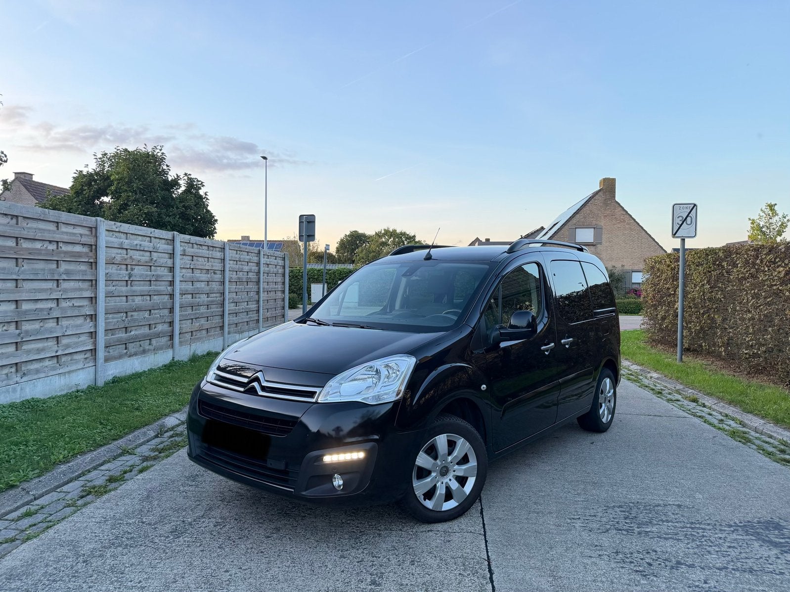 Citroen Berlingo OPTION COMPLÈTE, Bluetooth, Achat, Euro 6, Boîte manuelle