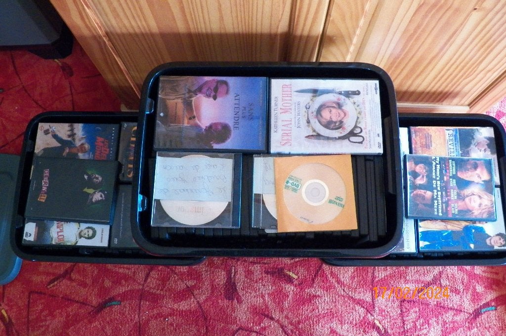 172 dvd avec boîtes et pochettes 100€, Ophalen, Zo goed als nieuw, Frans