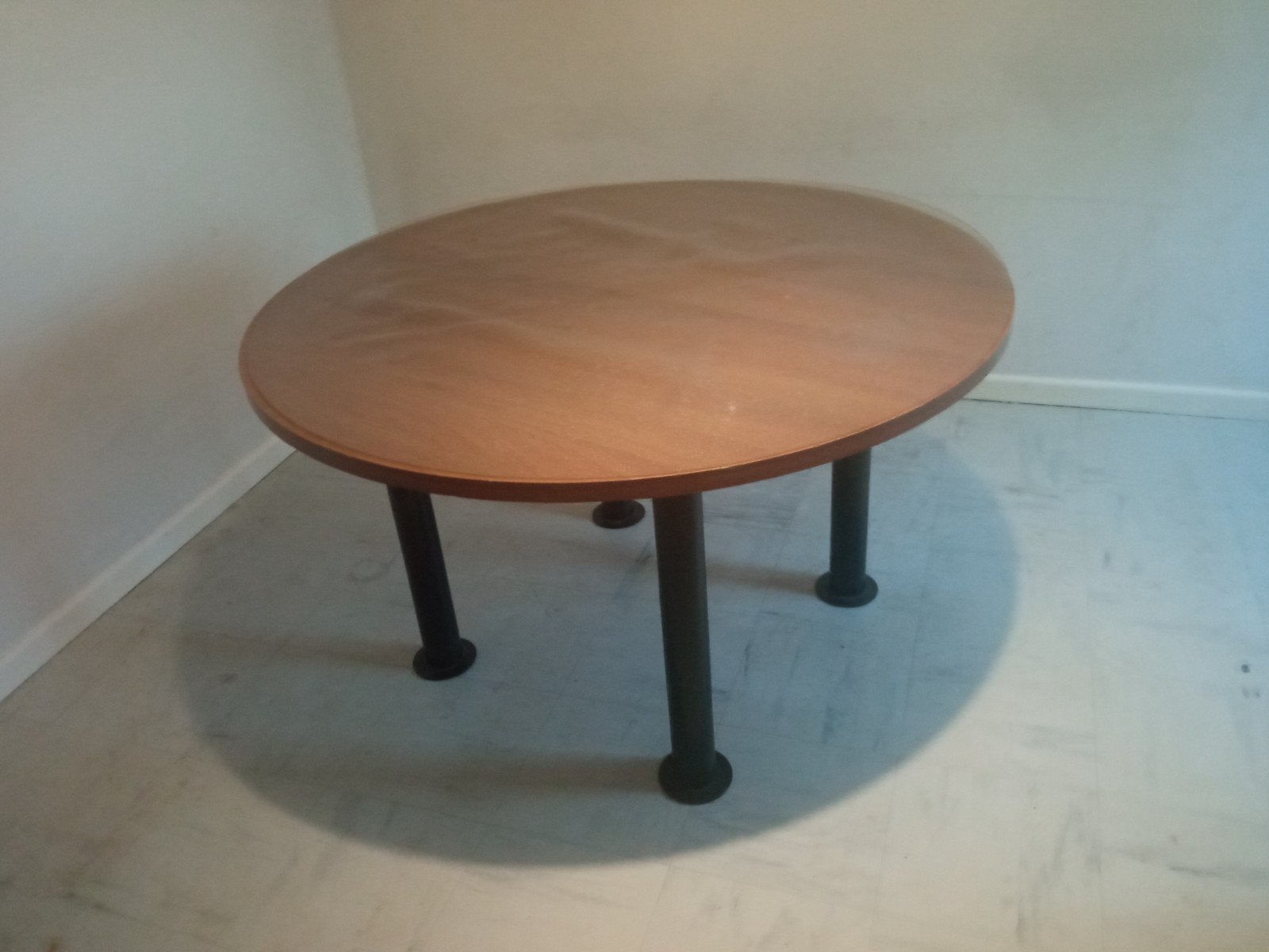 Grote kantoor- of eettafel, Huis en Inrichting, Tafels | Salontafels, Ophalen, Rond, 100 tot 150 cm, 100 tot 150 cm