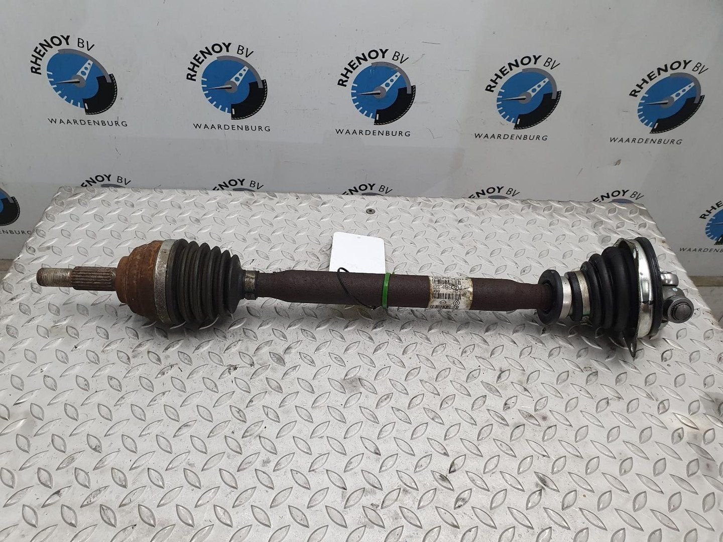 DACIA LOGAN AANDRIJFAS L 2010, Enlèvement ou Envoi, Utilisé, ARN reconnu