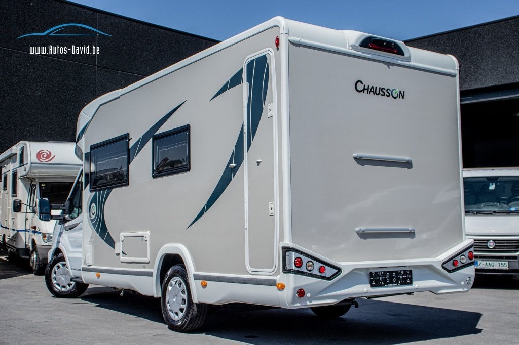 Chausson Titanium 640 Ford Aut. 170CV 4 chambres, Caravanes & Camping, Camping-cars, Jusqu'à 4, Chausson, Automatique, 6 à 7 mètres