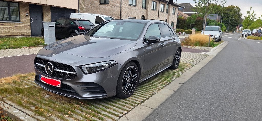 Mercedes Classe A180 - AMG line, Auto's, Mercedes-Benz, Dealer onderhouden, 4 cilinders, https://public.car-pass.be/verify/2053-8753-7011?lang=fr