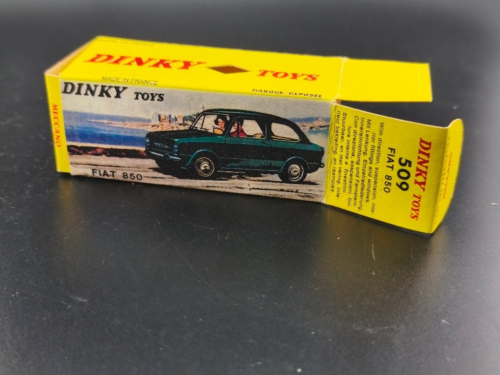 ② DINKY TOYS FIAT 850 REF 509 (m2413150292) — Voitures miniatures
