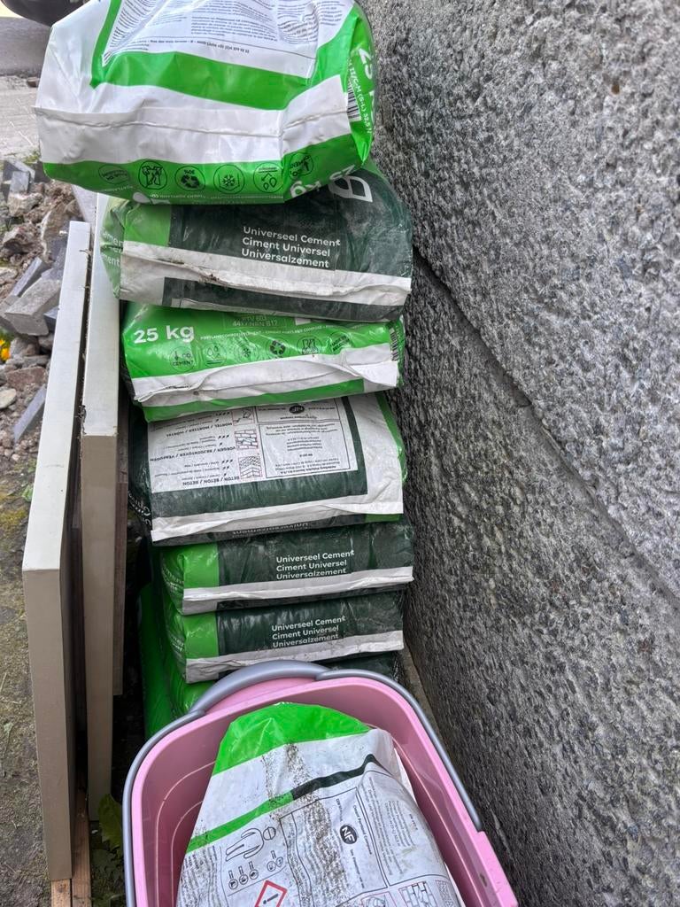 Cement zakken 25kg, Doe-het-zelf en Bouw, Ophalen, Zo goed als nieuw