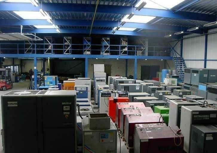 Schroefcompressor, Doe-het-zelf en Bouw, Compressors, Geluidgedempt, Ophalen of Verzenden