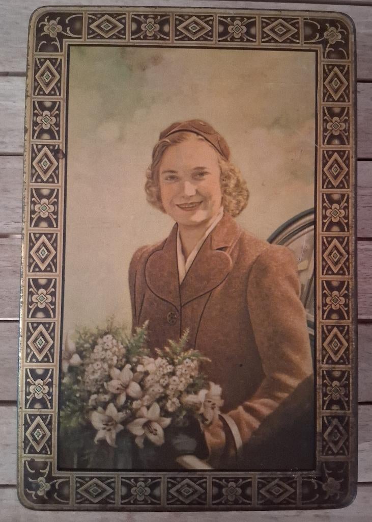 Josephine-Charlotte - antieke blikken doos - DBF, Ophalen of Verzenden, Nvt, Nvt, Nvt