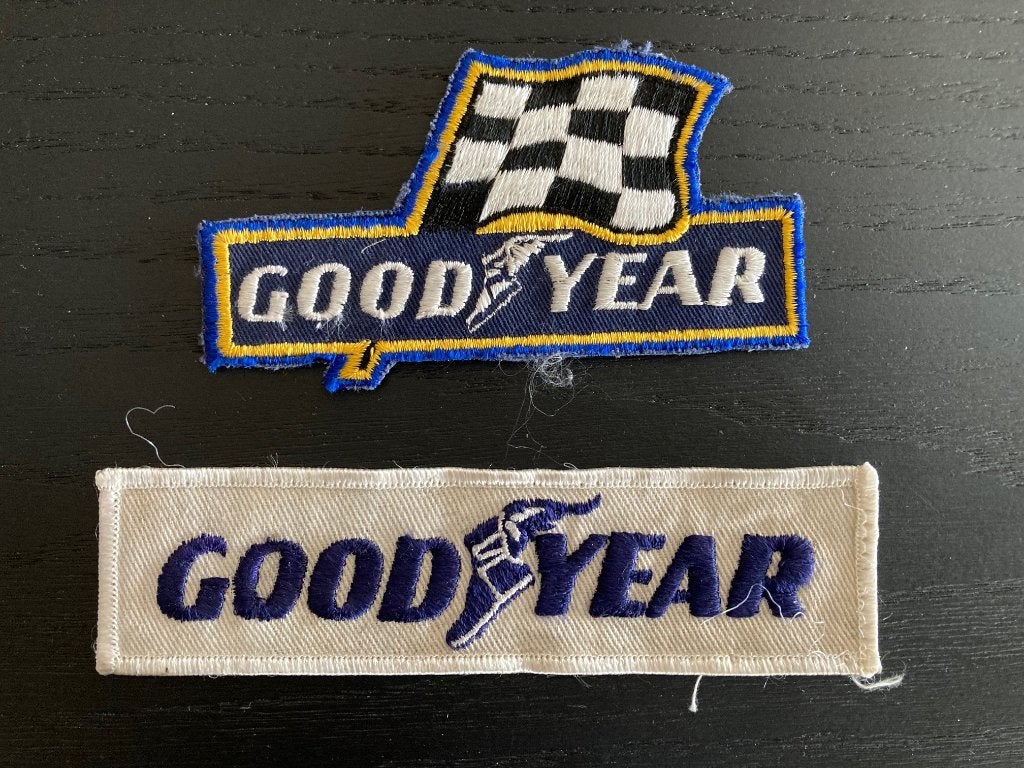 2 x écusson GOODYEAR (course, formule 1, sport automobile), Collections, Marques automobiles, Motos & Formules 1, Envoi, Utilisé