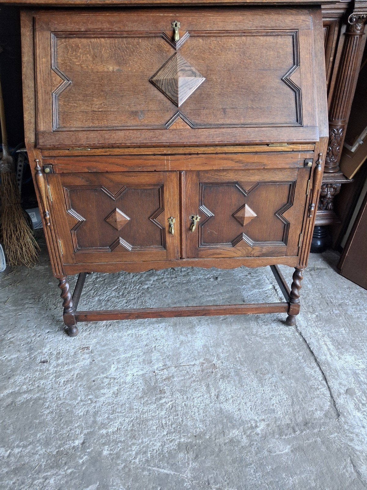 Kast Antiek, Ophalen