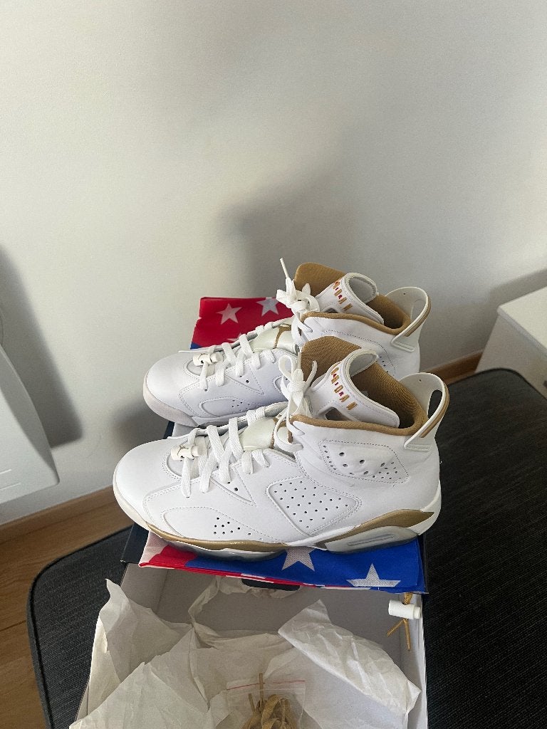Jordan 6 / 7 Golden moments pack taille 42,5, Neuf, Enlèvement ou Envoi, Blanc, Jordan