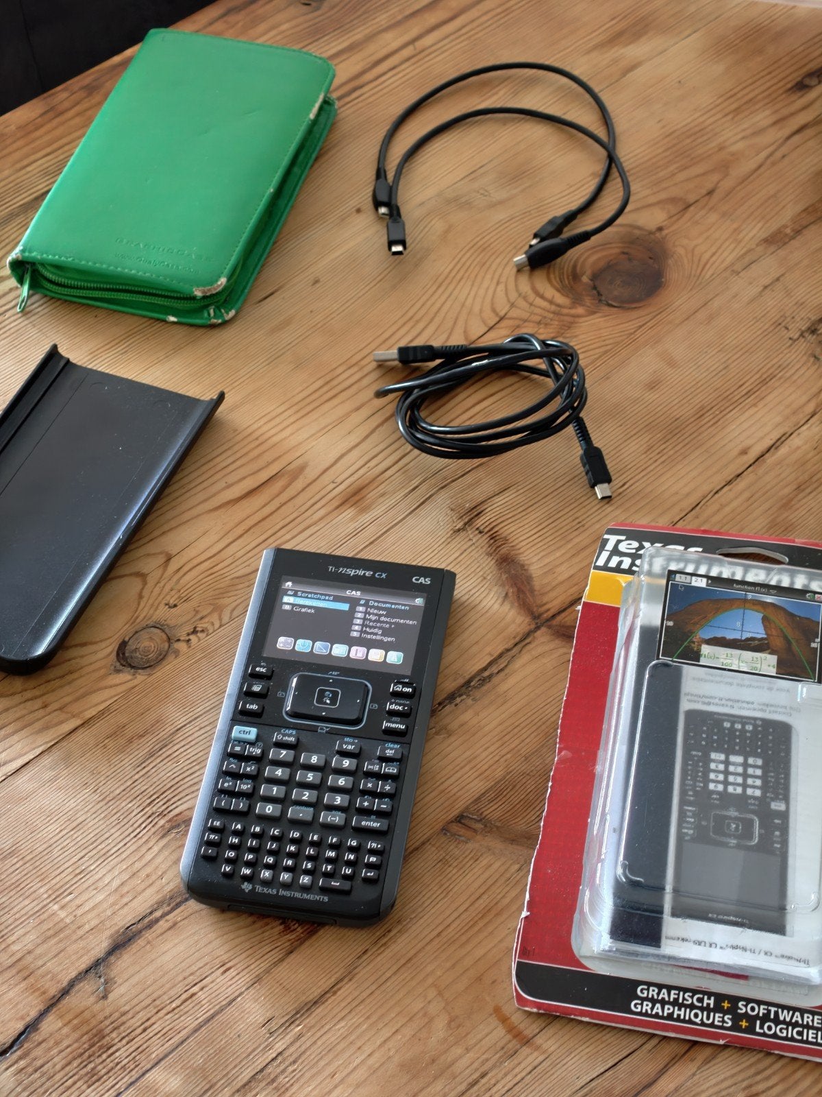Ti nspire cx cas rekenmachine + accesoires, Divers, Calculatrices, Enlèvement, Calculatrices graphique, Utilisé