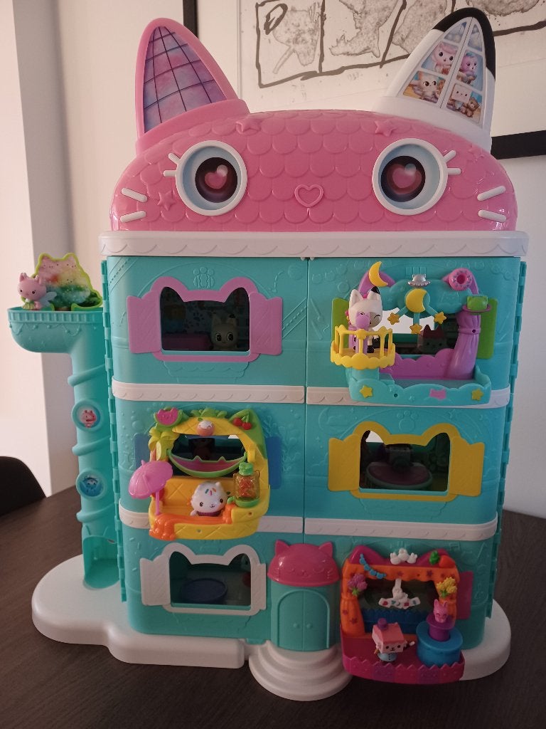 Gabby's Poppenhuis in perfecte staat + 3 extra terrasjes, Kinderen en Baby's, Ophalen, Zo goed als nieuw, Poppenhuis