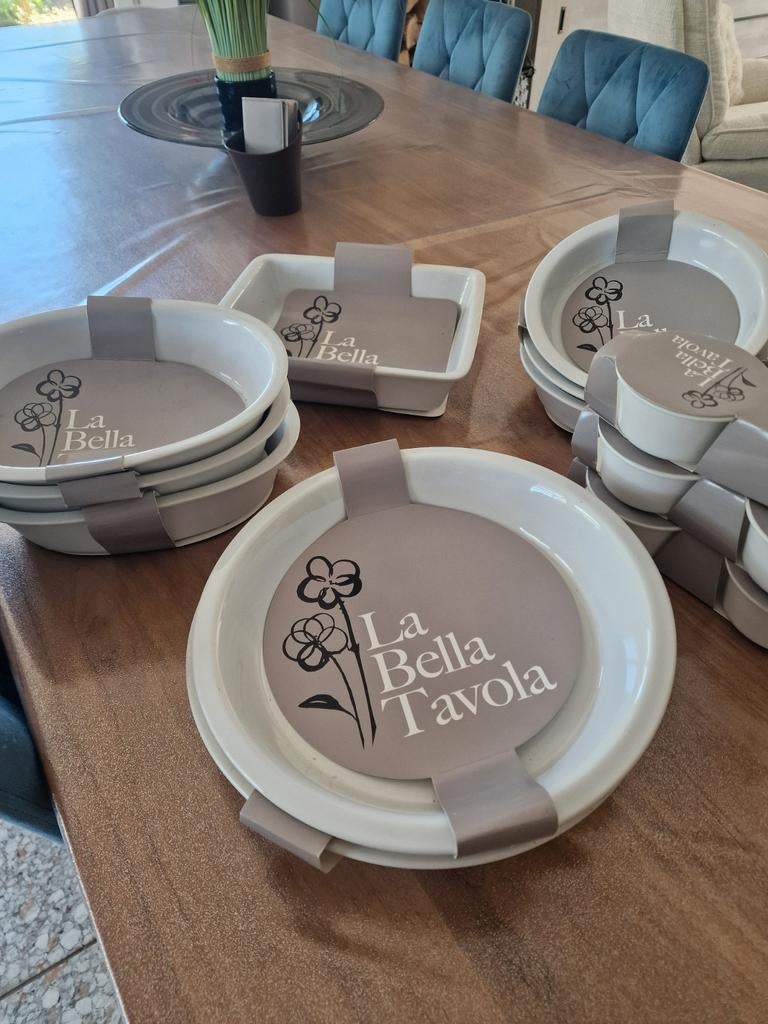 Lot de plats four neufs, Enlèvement