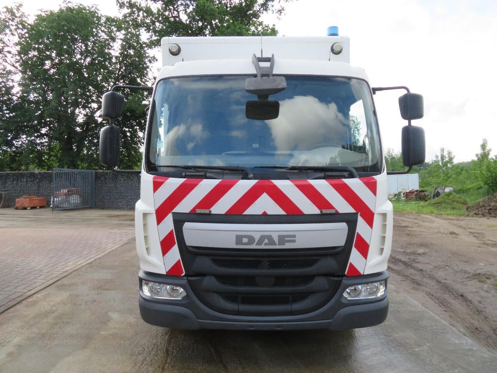 DAF LF210FA - ingericht - 2016 - €6, Achterwielaandrijving, Wit, Bedrijf, Multifunctioneel stuurwiel