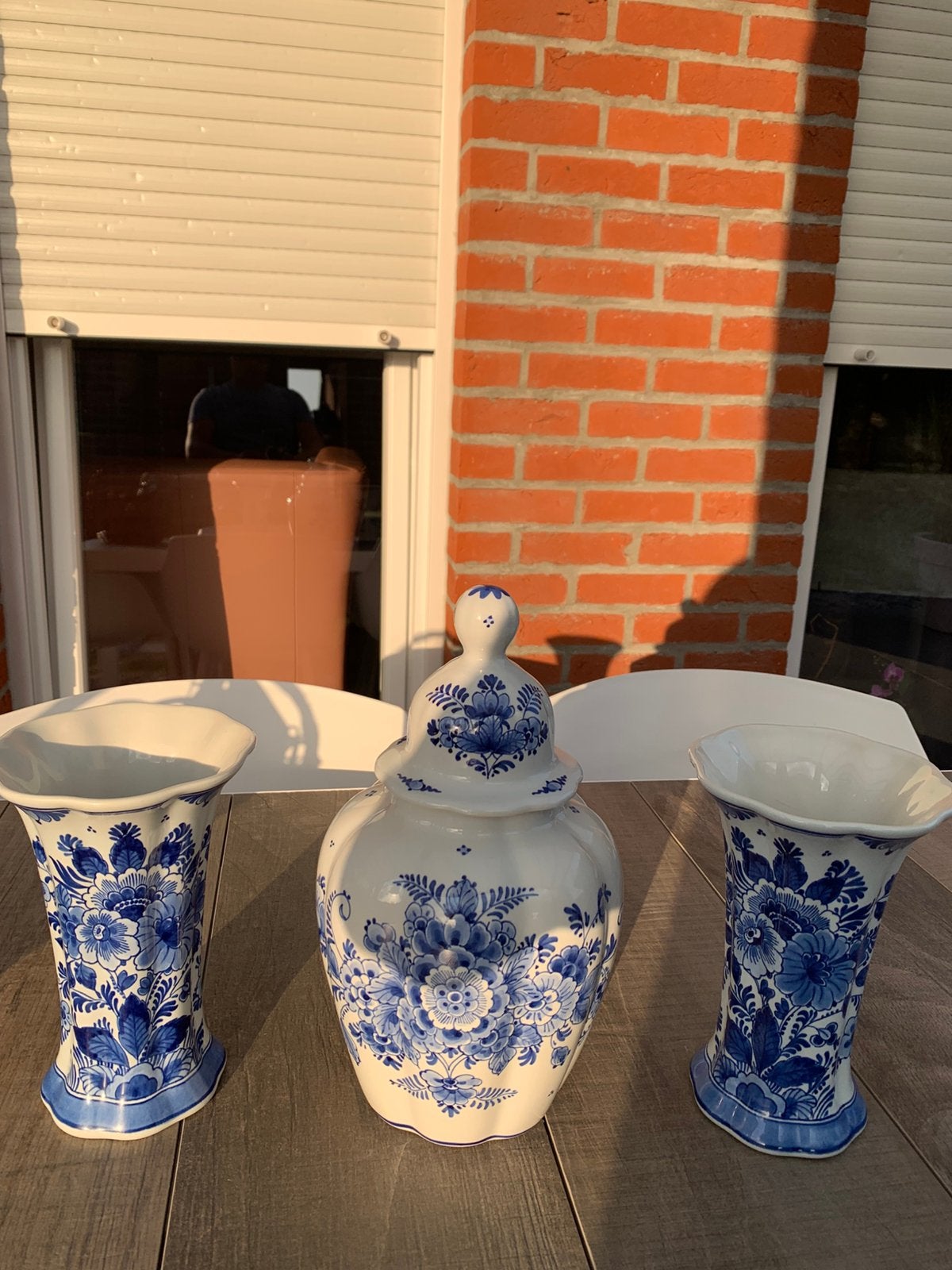 Set Delft, Enlèvement