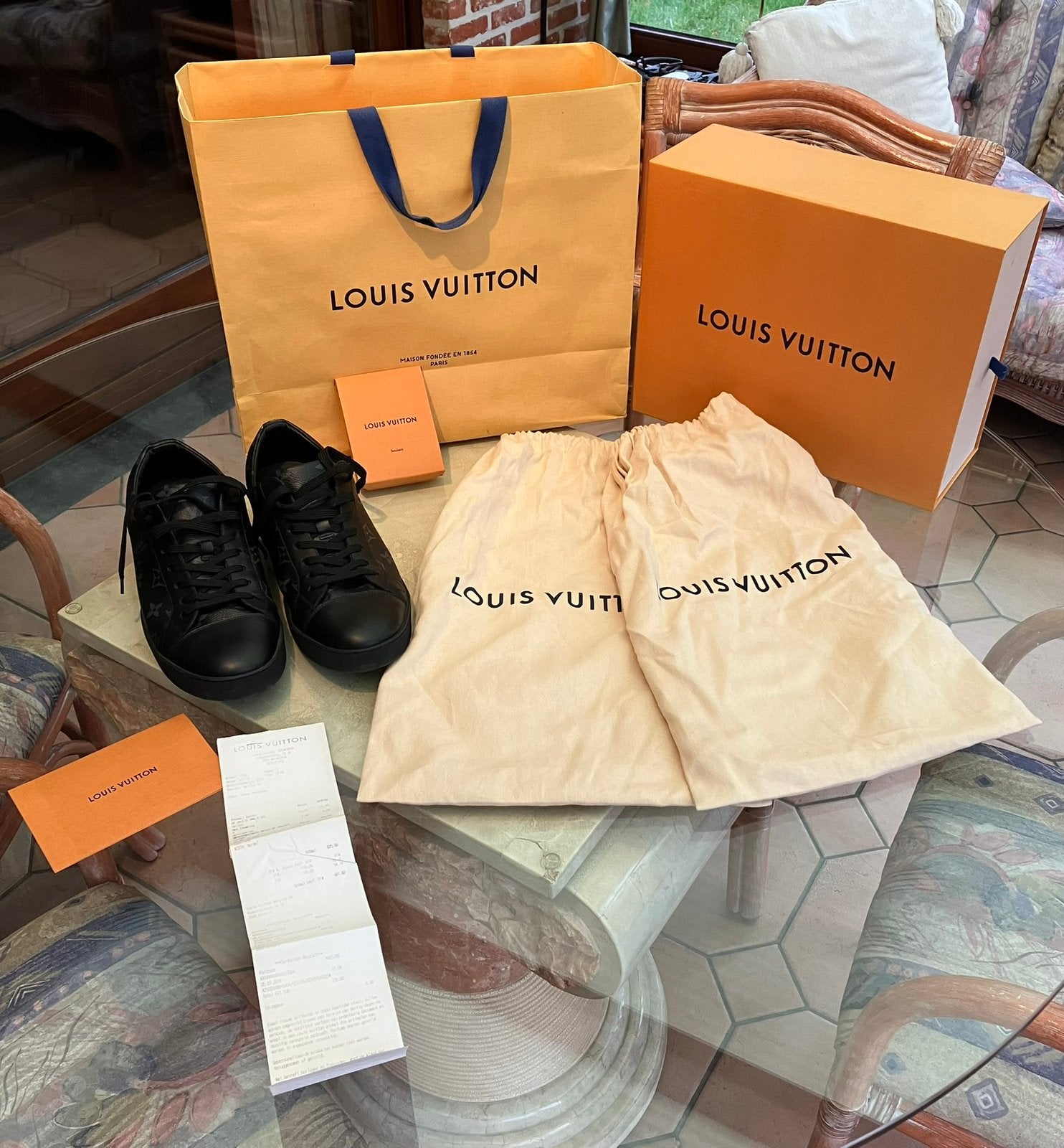 Louis vuitton match up black monogram canvas sneakers M42, Enlèvement, Porté, Louis Vuitton, Baskets