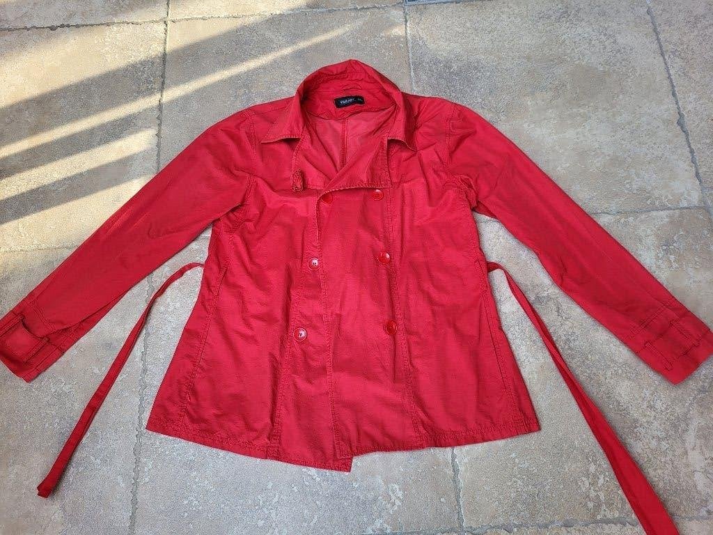 Mooie rode trench coat jas mt Large, Ophalen of Verzenden, Zo goed als nieuw, Maat 42/44 (L), Rood