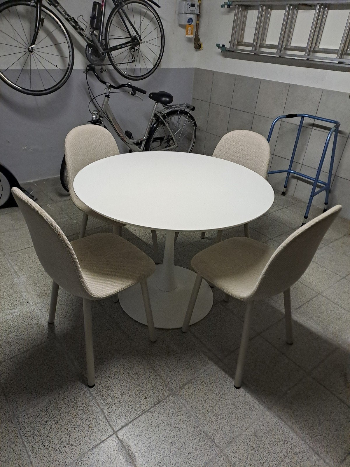 Tafel + 4 stoelen, Huis en Inrichting, Ophalen, Gebruikt