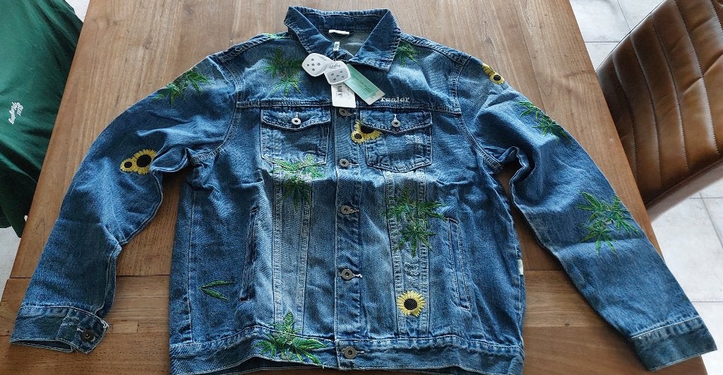 Jeans Jacket Tealer flowers (Large), Vêtements | Femmes, Enlèvement ou Envoi, Neuf, Taille 42/44 (L), Bleu