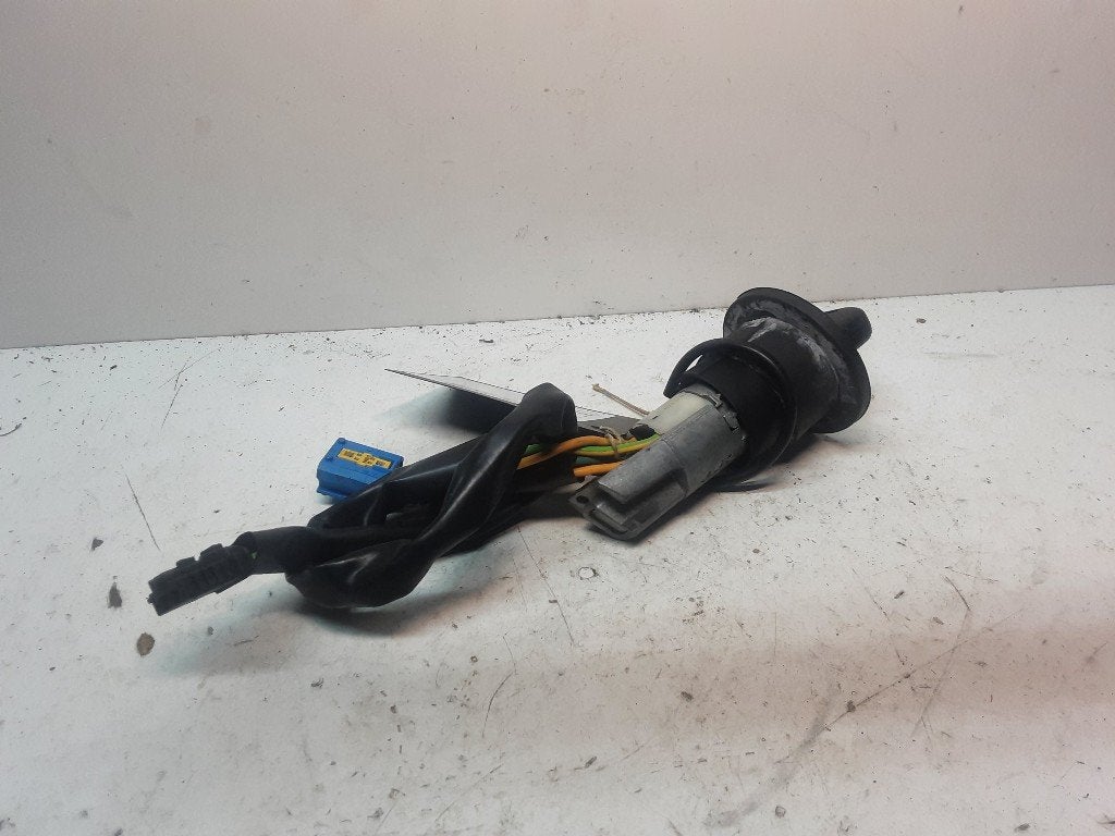 NEIMAN / COMMUTATEUR D ALLUMAGE Peugeot 206 (2A / C/H/J/S), Kontakt-peugeot@peugeot.com, Utilisé, Peugeot Deutschland GmbH, Bahnhofsplatz
65423  Rüsselsheim, DE