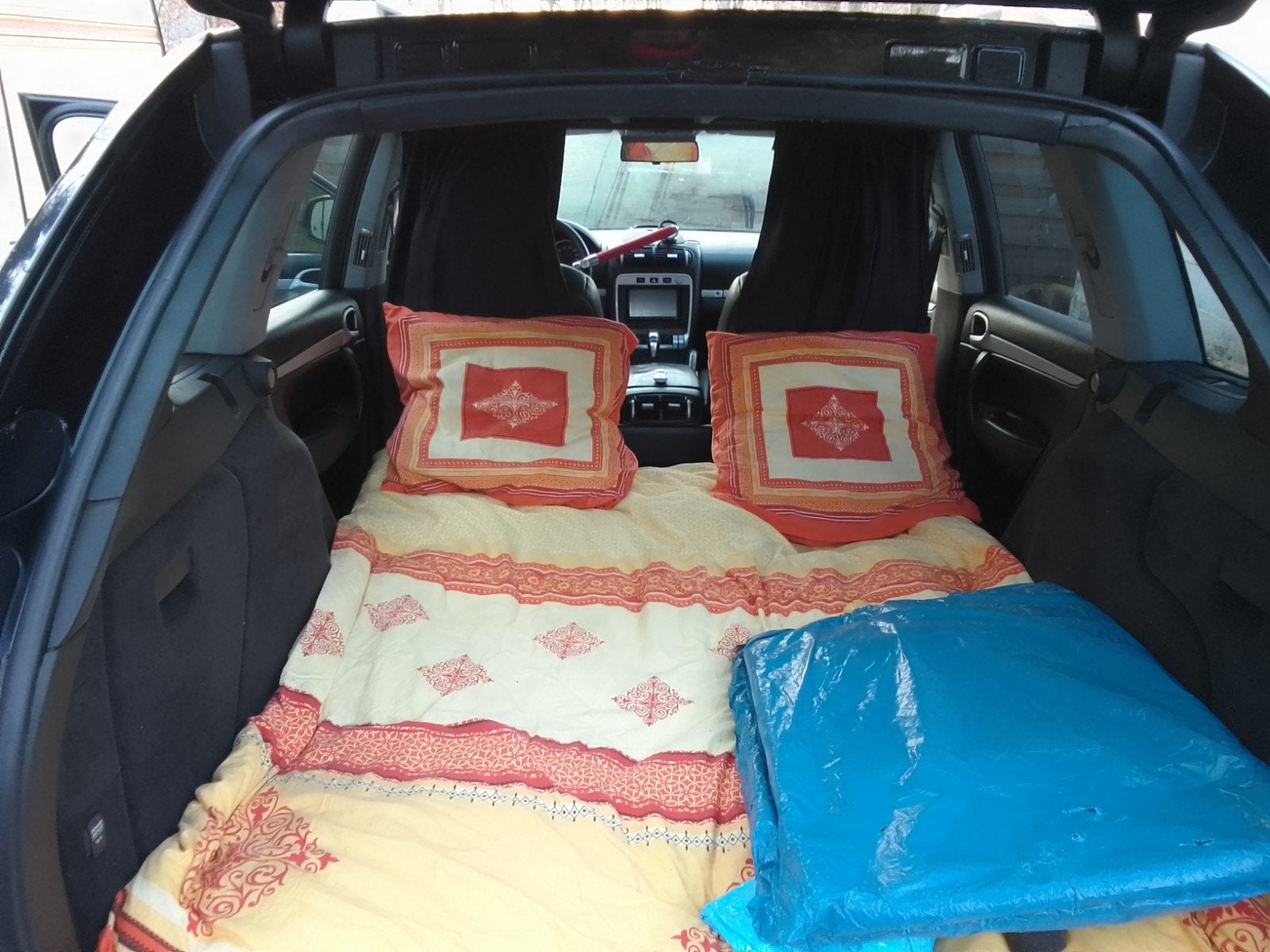 mobilhome Porsche Cayenne, Autres marques, Télévision, Automatique, Particulier