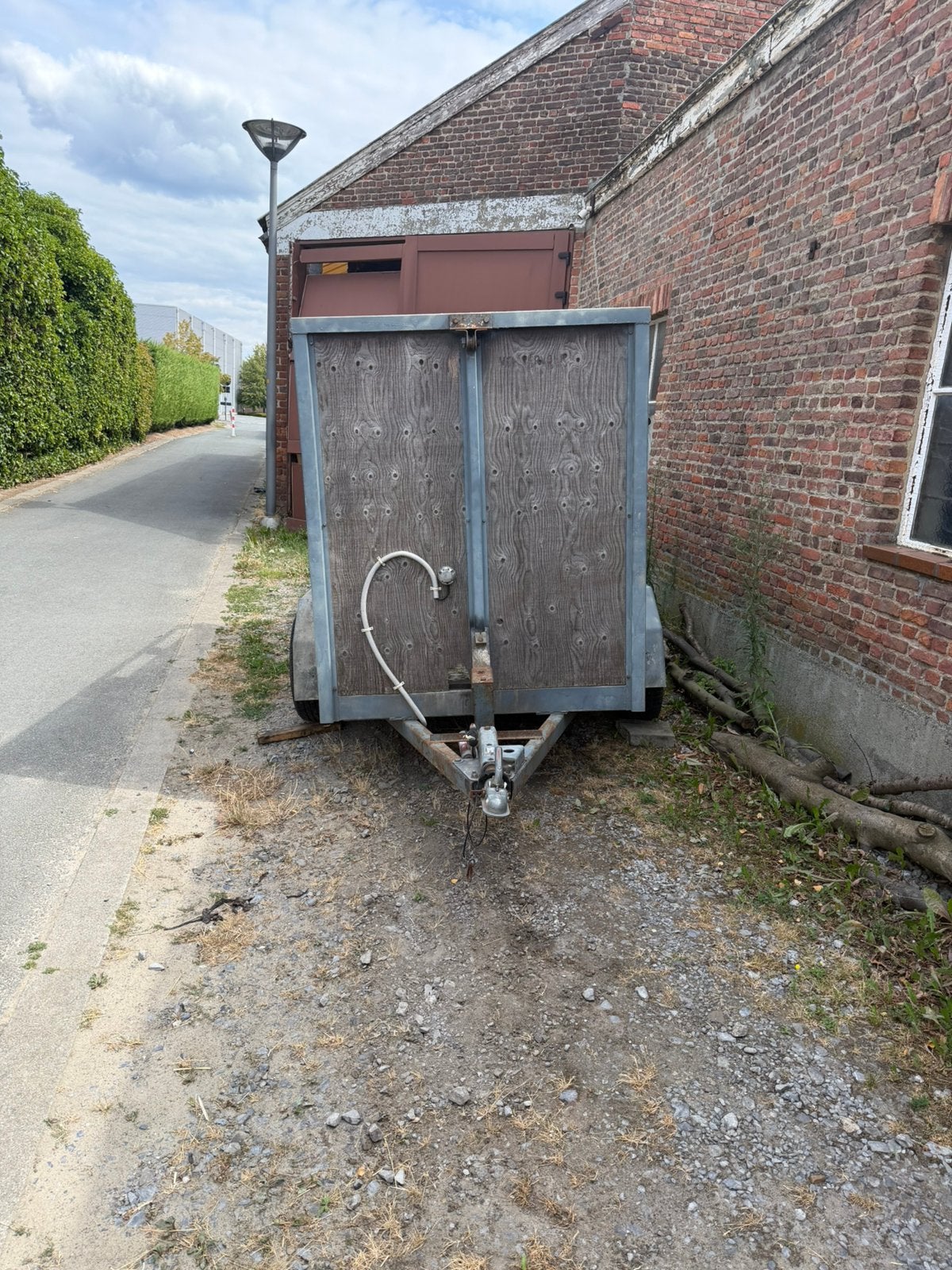 Gesloten aanhanger 750kg, Animaux & Accessoires, Chevaux & Poneys | Semi-remorques & Remorques, Enlèvement, Comme neuf
