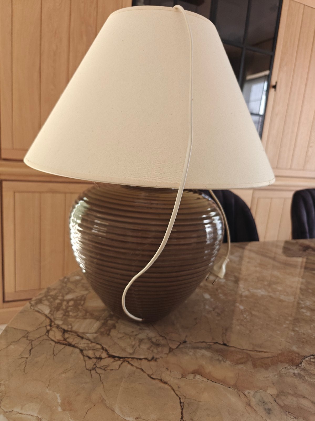 Grande lampe de table abat-jour, Enlèvement