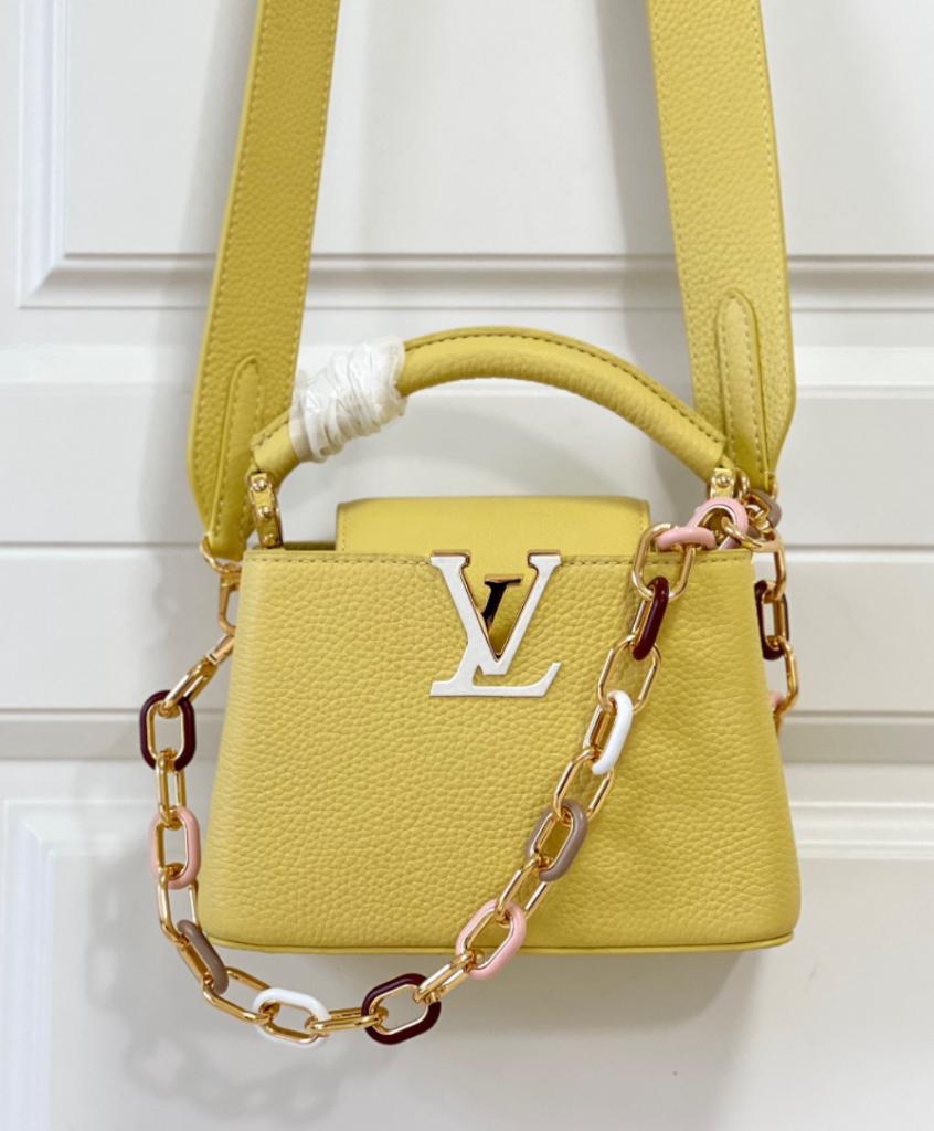 Louis Vuitton Capucines Mini, Handtassen en Accessoires, Tassen | Damestassen, Ophalen of Verzenden, Nieuw, Handtas