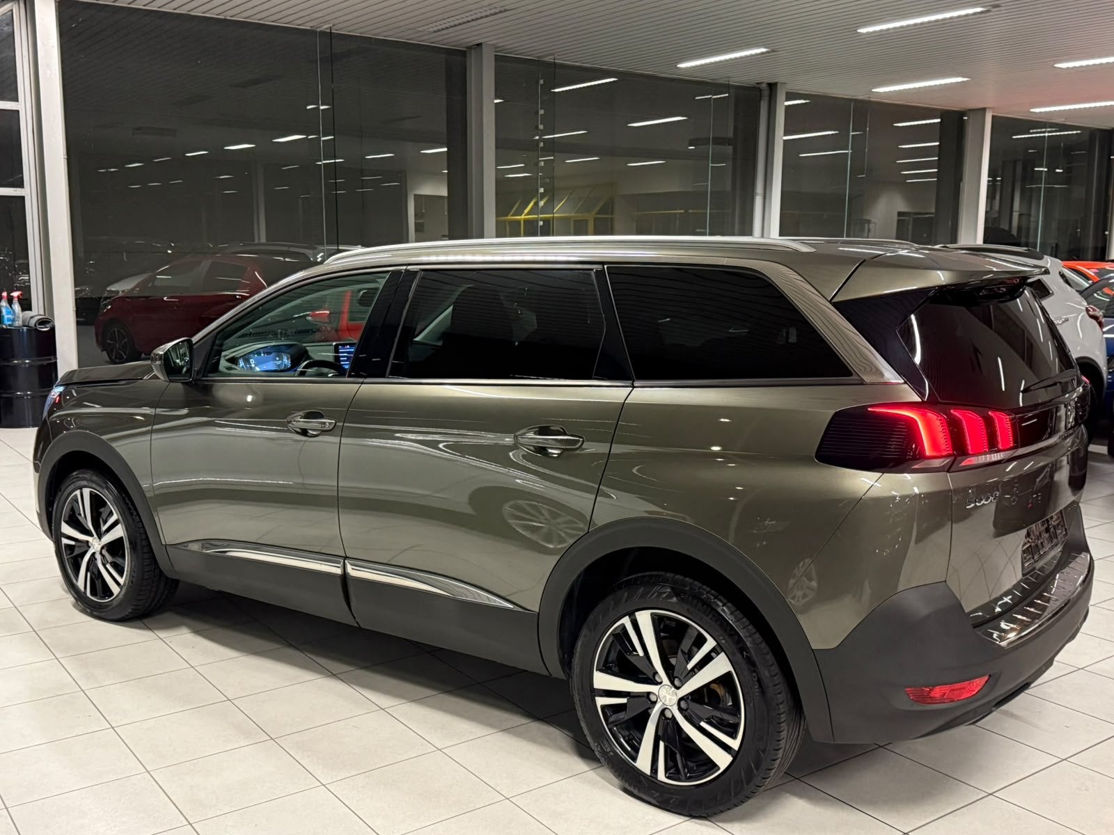 Peugeot 5008 7 Places Automatique 1.2i Essence 96kW Euro 6d-, 94 kW, Argent ou Gris, Achat, Euro 6
