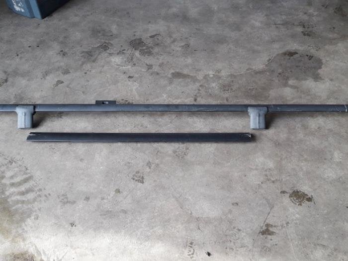Montant de toit gauche d'un Mercedes Vito, 3 mois de garantie, Utilisé, -, -