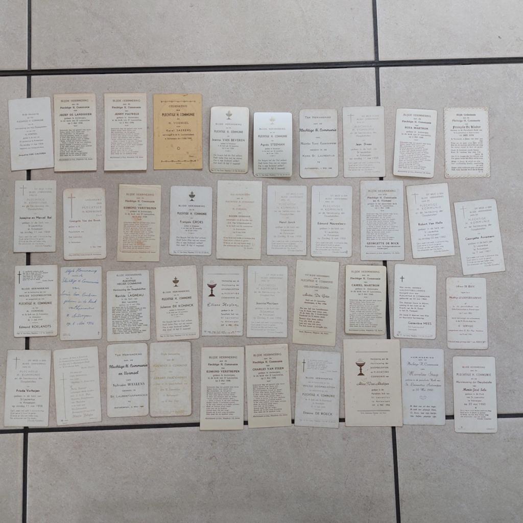 40 oude communieprentjes Antwerpen (St. Laurentiusparochie), Verzamelen, Bidprentjes en Rouwkaarten, Ophalen of Verzenden