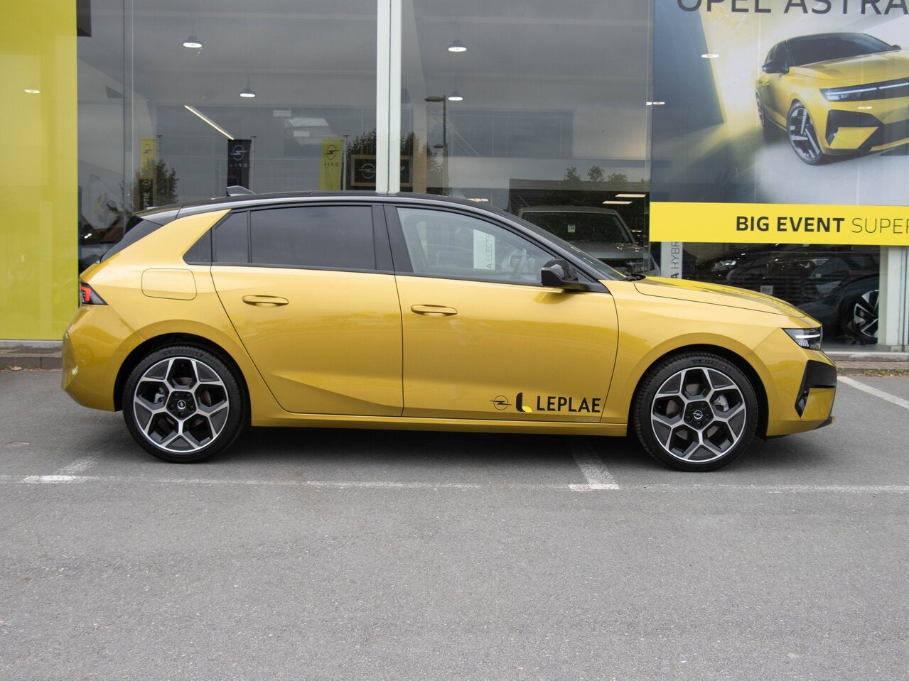 Opel Astra ULTIMATE 1.2T HYBRID |PANODAK|HUD|CAMERA, Parkeersensor, 0 kg, Bedrijf, 5 deurs