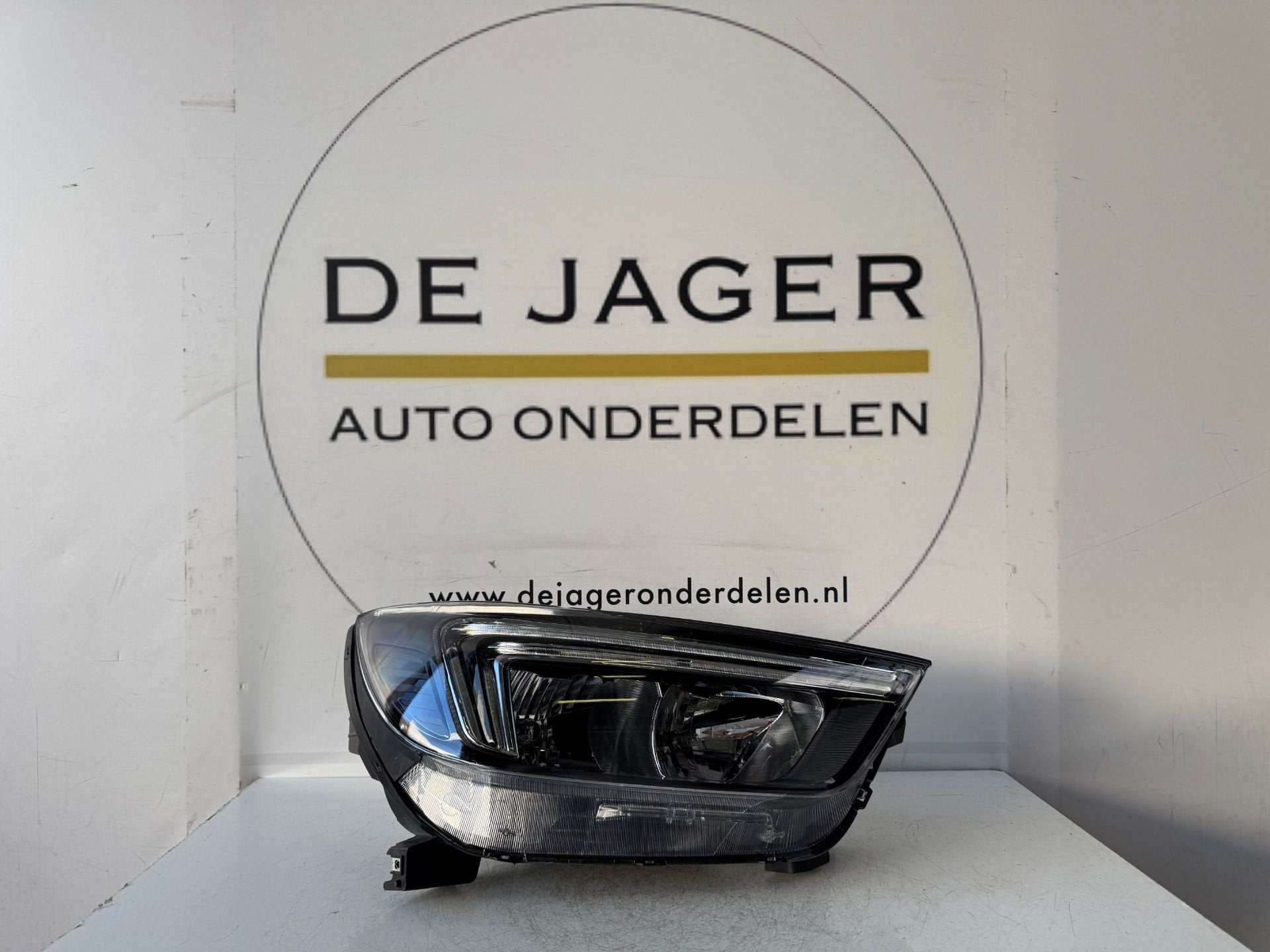 Phare LED droit OPEL MOKKA X 42566561, Opel Automobile GmbH, Opel, Bahnhofsplatz 1
65423  Russelsheim am Main, DE, Kontakt@opel-infoservice.de