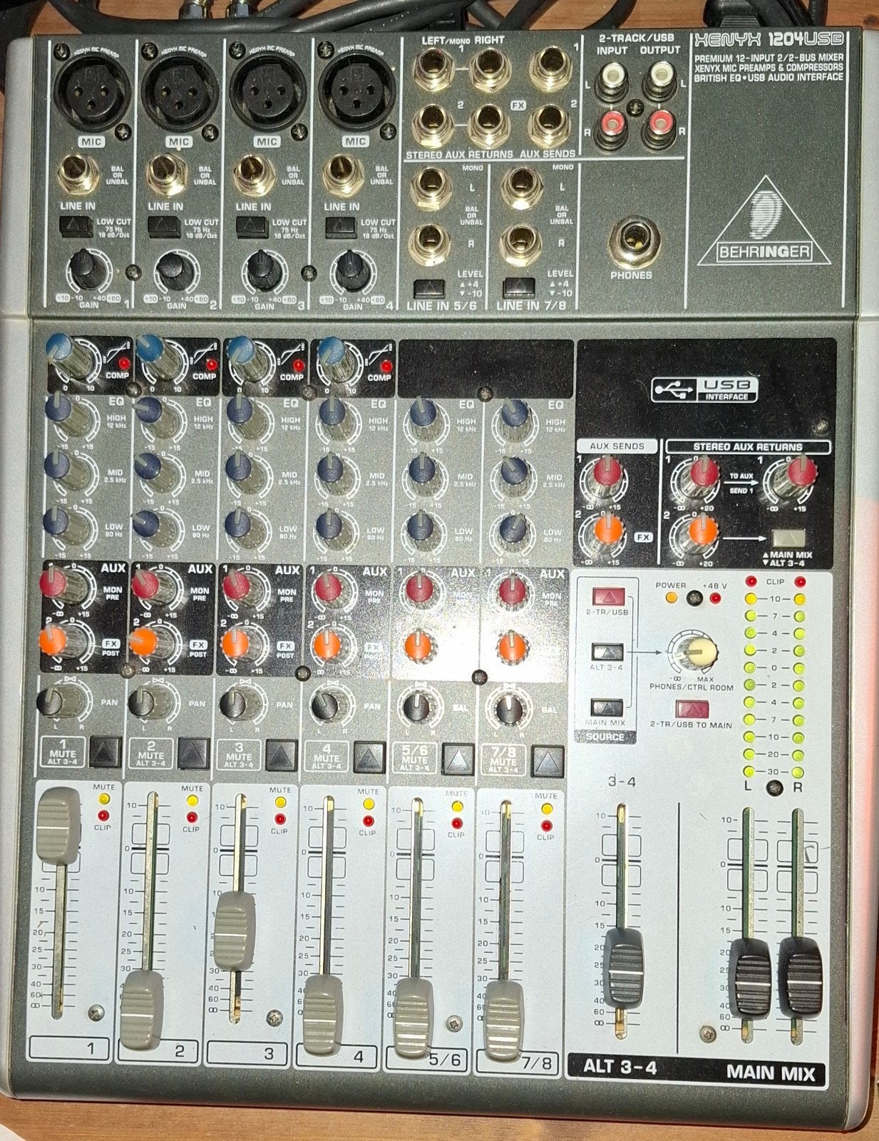 Behringer XENYX  1204USB Mengpaneel, Musique & Instruments, Enlèvement ou Envoi, Utilisé, Moins de 5 canaux, Entrée micro