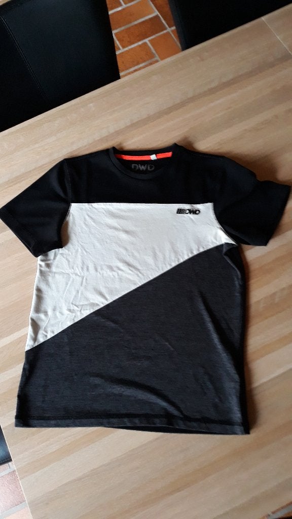 T-shirt 164, Ophalen of Verzenden, Zo goed als nieuw, Jongen, Overige typen