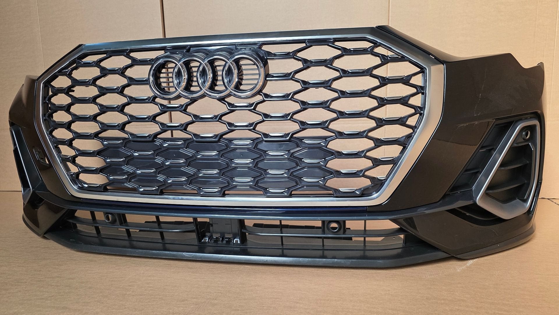 Voorbumper Audi Q3 83A F3 S-line SLINE  BUMPER LY9T ORIGINEE, -, Origine de la pièce connue, Audi, Utilisé