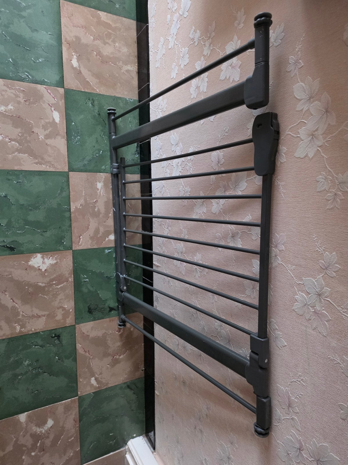 Porte d'escalier, Enlèvement