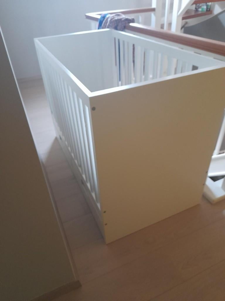 kinderbedje STUVA ikea, Ophalen, Zo goed als nieuw, Ledikant