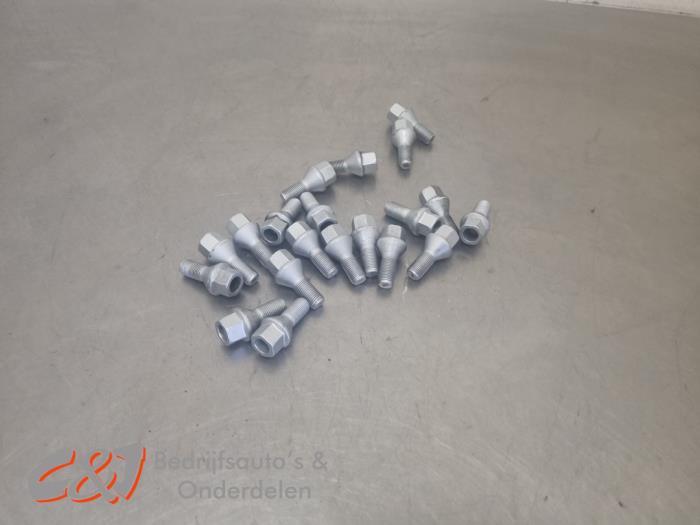 Kit boulons de roue d'un Opel Combo, Autos : Pièces & Accessoires, -, Opel, 3 mois de garantie, Utilisé