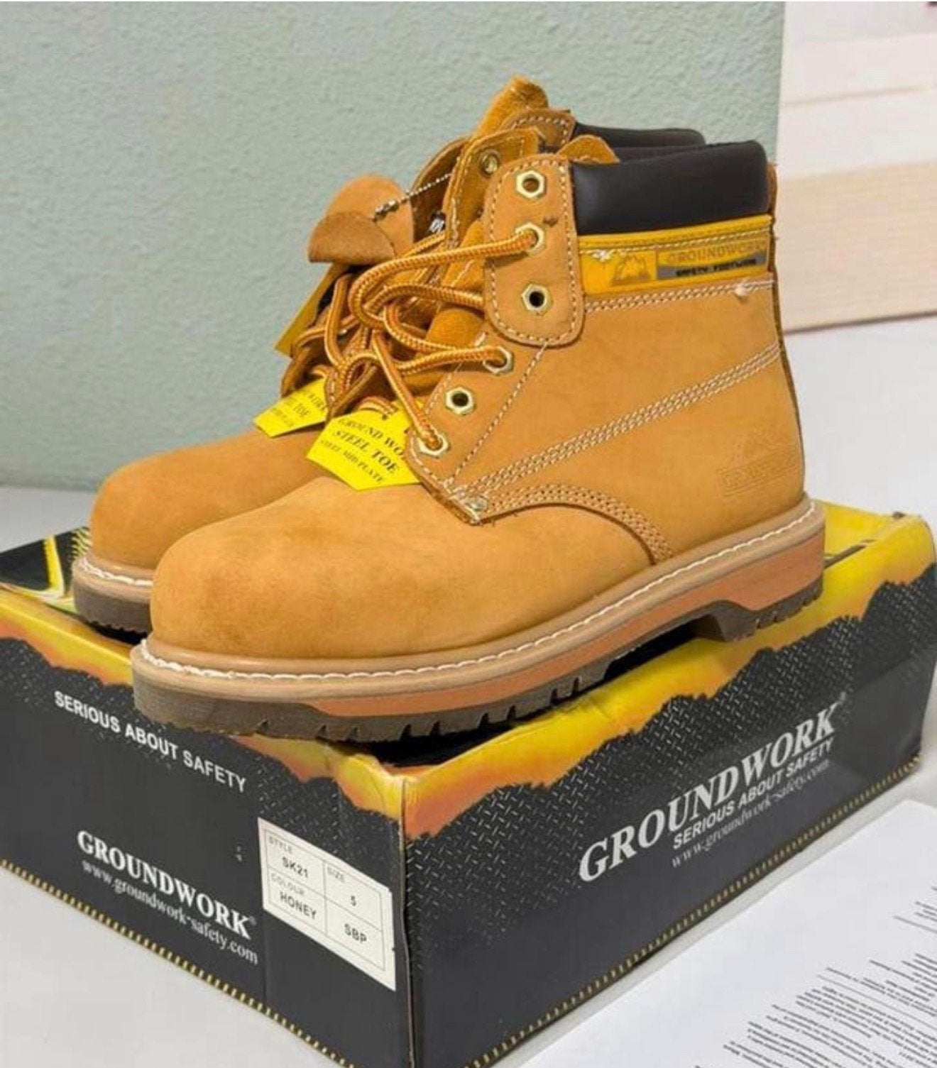 Chaussures de sécurité bout en acier miel Groundwork 39 NEW, Bricolage & Construction, Vêtements de sécurité, Neuf, Enlèvement ou Envoi