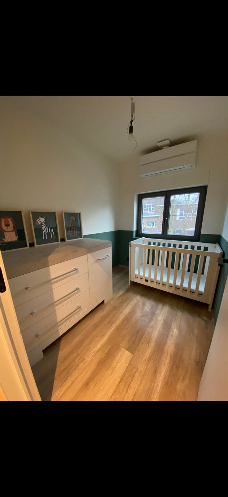 Babykamer te koop. Bed + commode., Enlèvement, Comme neuf