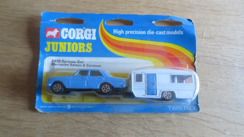 corgi juniors 2518 caravanset Mercedes saloon&caravan, Hobby en Vrije tijd, Ophalen of Verzenden, Nieuw, Auto, Corgi