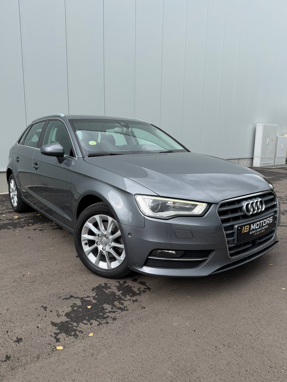 Audi A3 1.6 TDI 2015 – Boîte automatique, Argent ou Gris, Achat, Assistance au freinage d'urgence, Entreprise