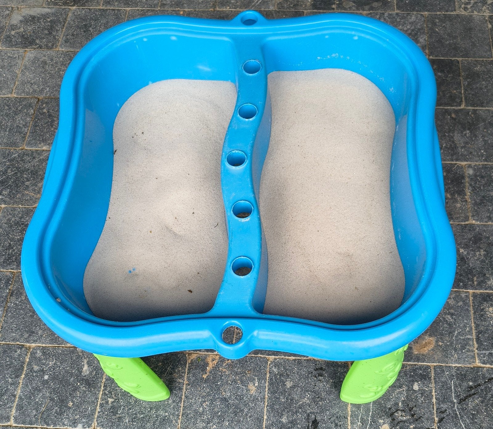 Zandbak en waterbak, Ophalen