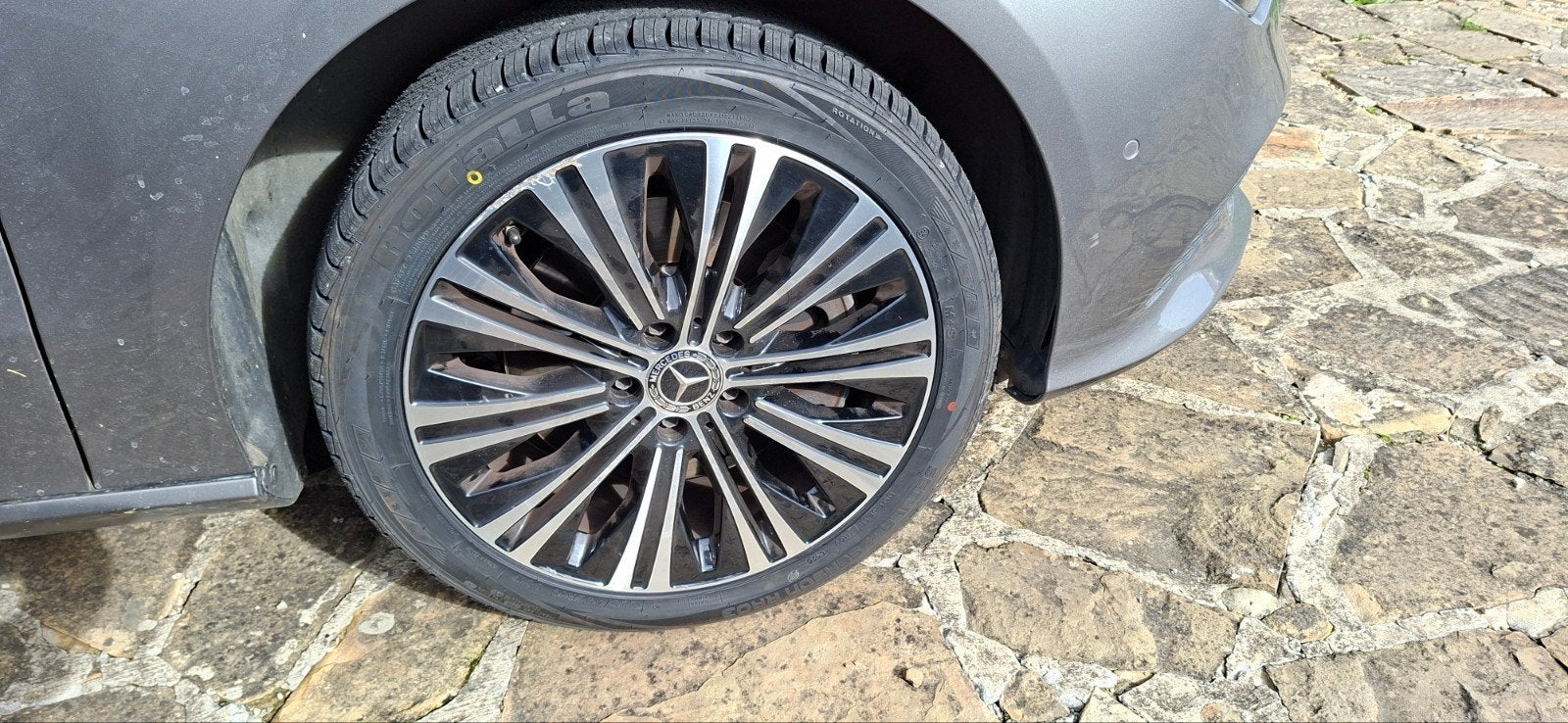 4 jantes Mercedes en 18" avec 4 pneus 4 saisons, Autos : Pièces & Accessoires, Neuf, 4 Saisons, Véhicule de tourisme, Enlèvement