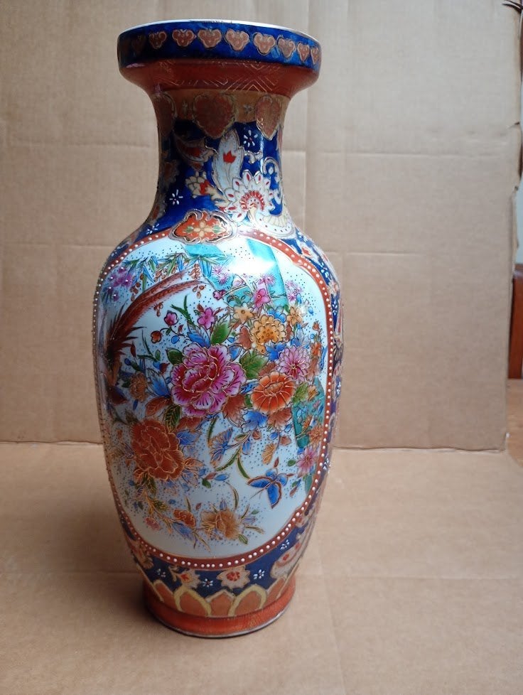 Kleurrijke vintage Satsuma / Imari stijl vaas, Antiek en Kunst, Ophalen of Verzenden
