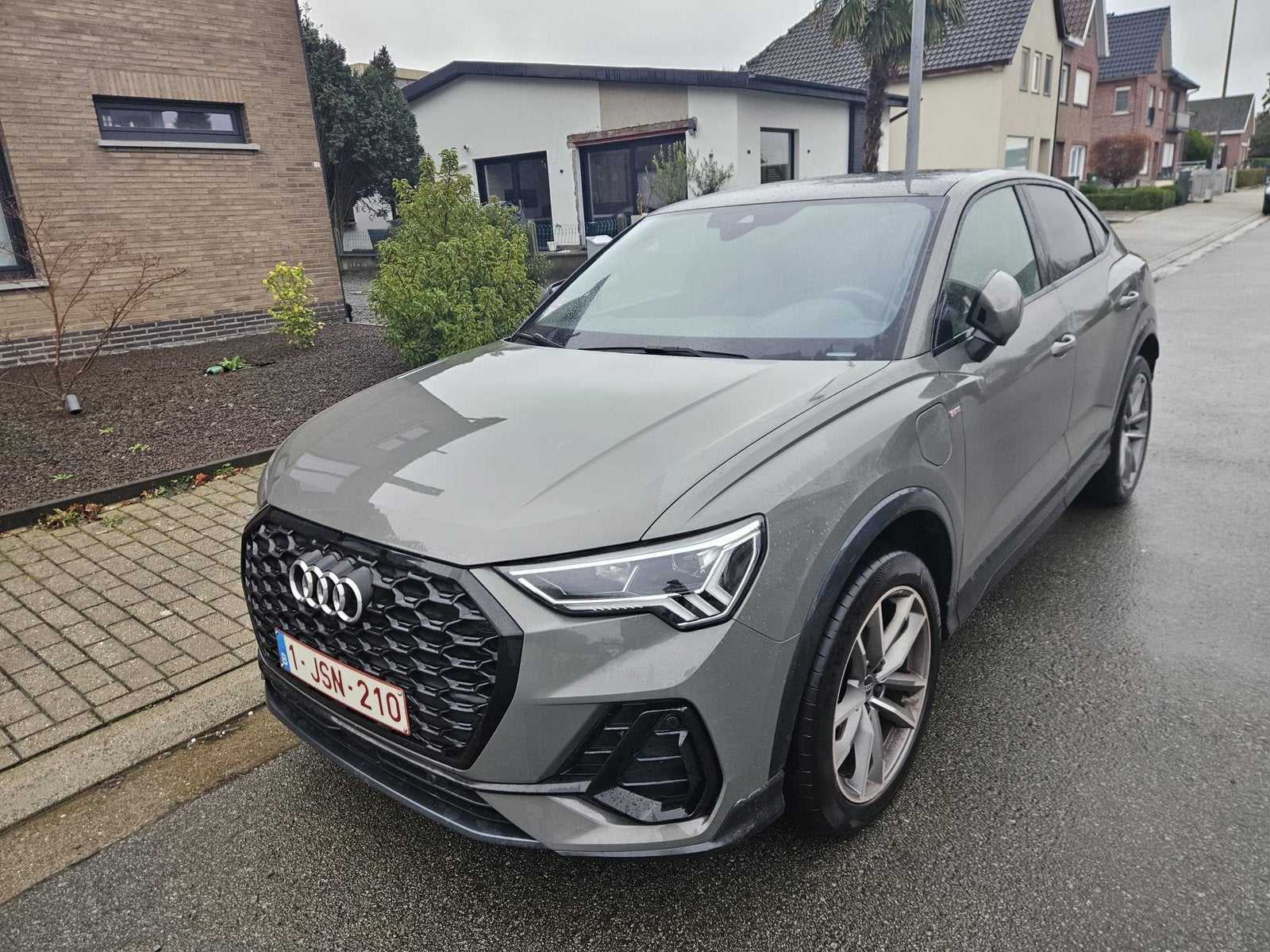 Audi Q3 Sportback état neuf., Cuir, Argent ou Gris, Achat, 5 portes