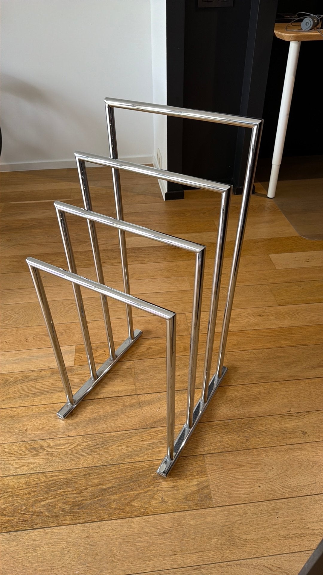Freestanding towel rack – FREE, Enlèvement, Utilisé, Métal