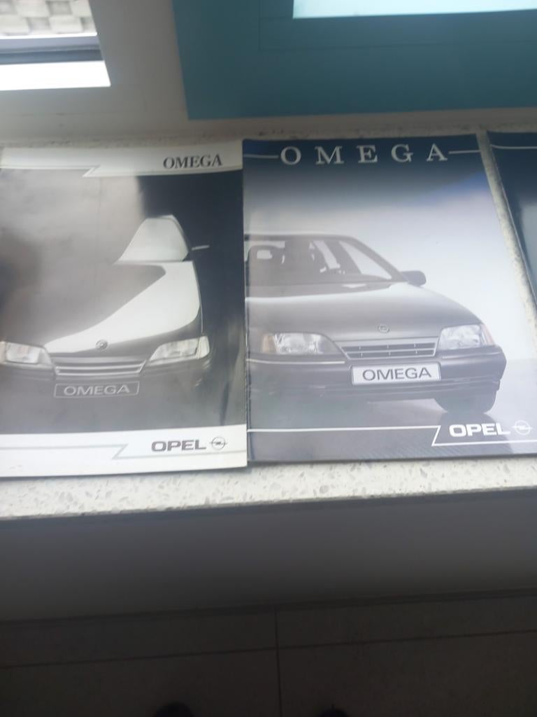 Opel omega folders, Auto diversen, Handleidingen en Instructieboekjes, Ophalen of Verzenden