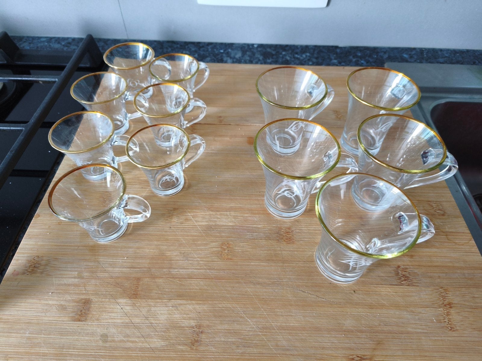 A vendre tasses en verres, Enlèvement